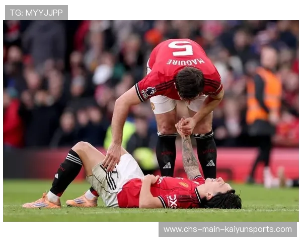 曼联大胜热刺，卡里克带领红魔稳步向前